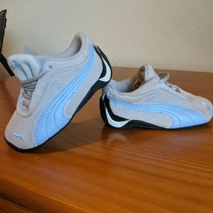 EUC Suede lace up Puma baby shoes